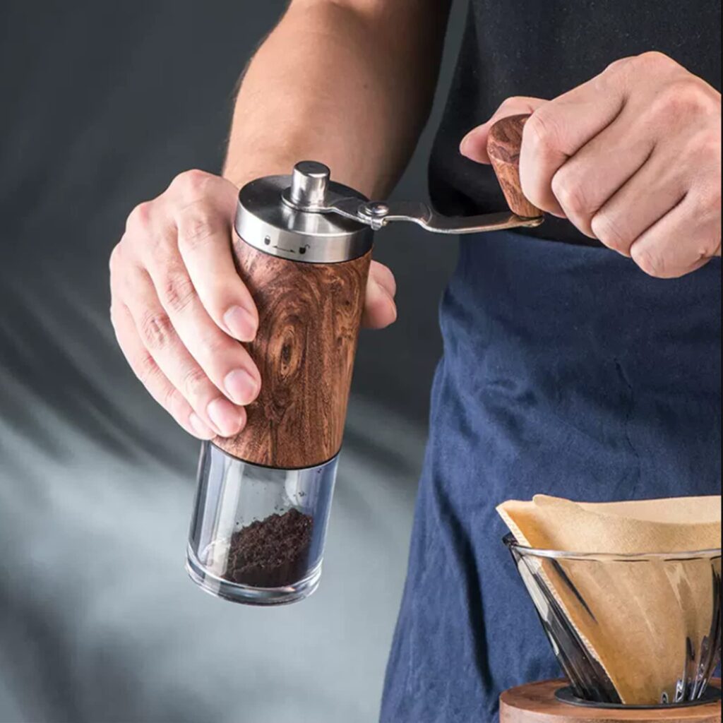 Burr vs Blade Coffee Grinders: Which One Should You Choose? 12 Manual Coffee Grinder