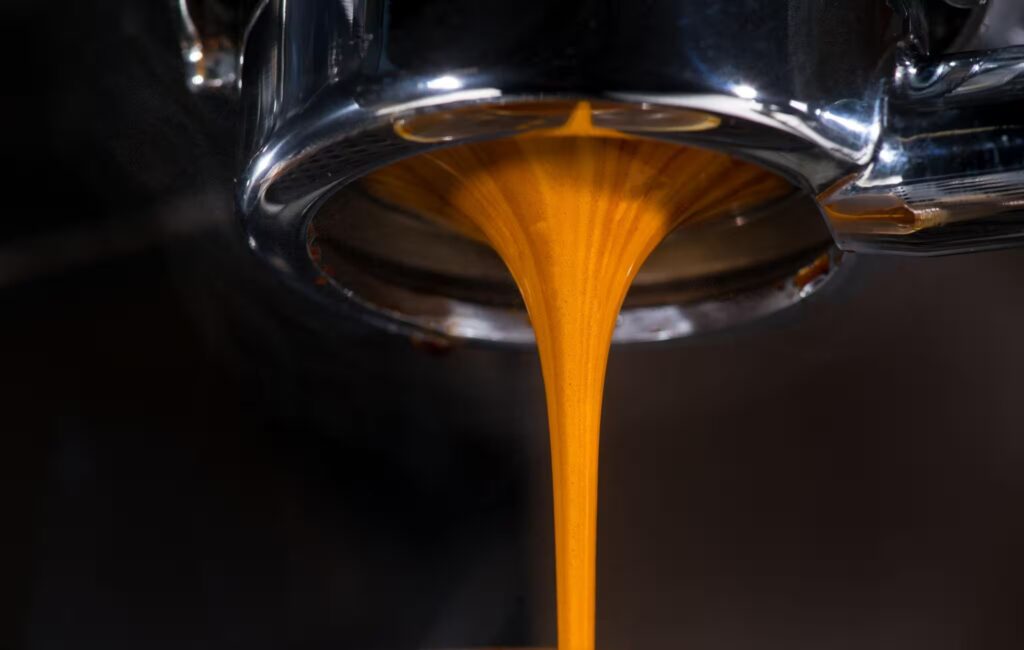 Espresso Troubleshooting Guide (Advanced) 1 Bottomless Portafilter Extraction Close-Up